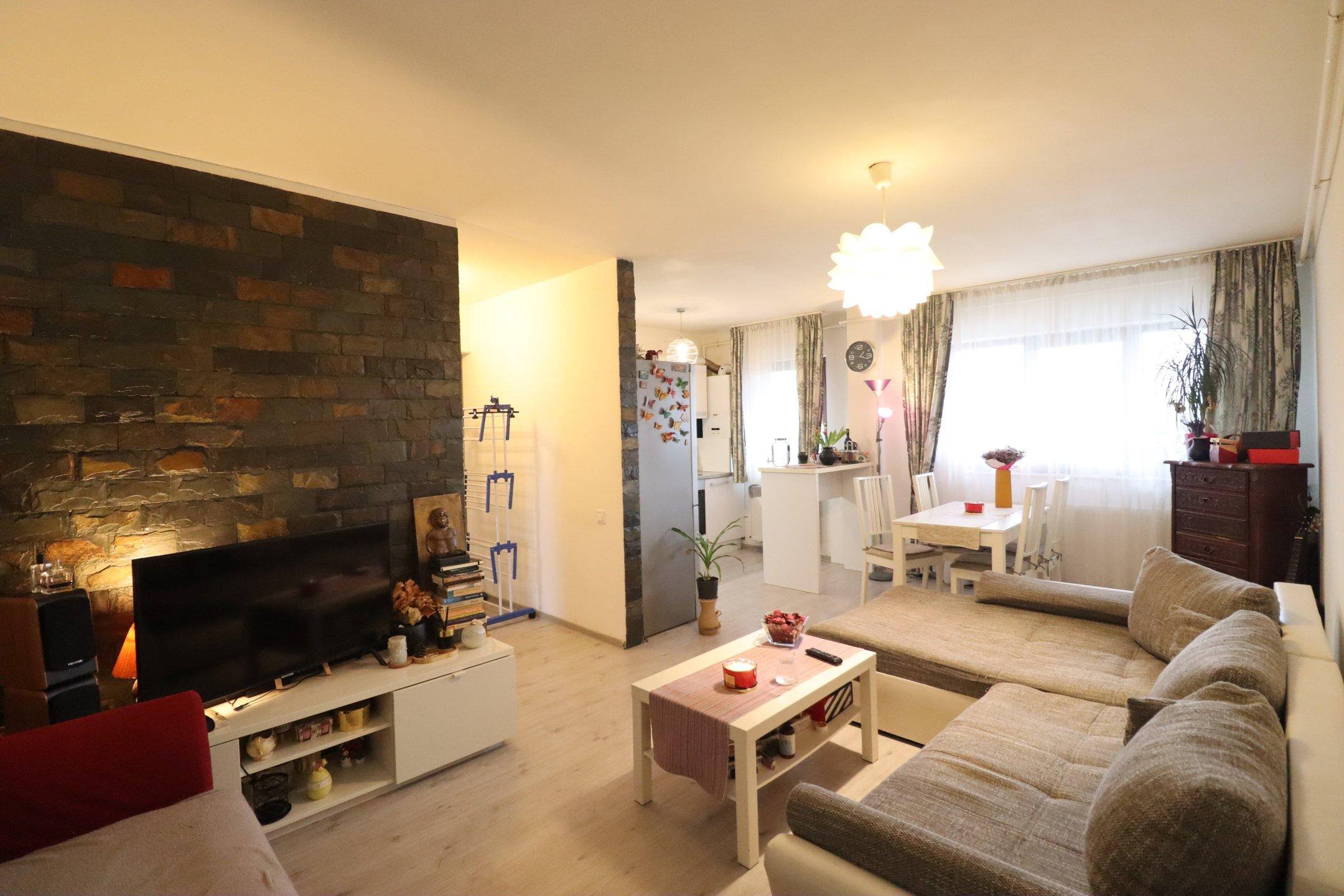 Apartament - Floresti