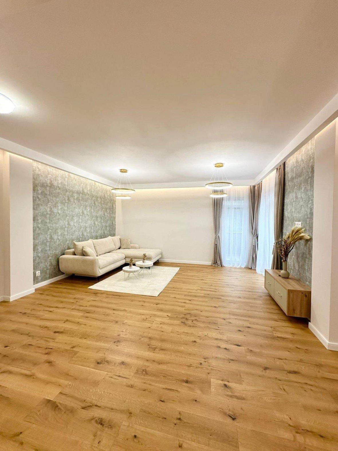 Apartament - Floresti
