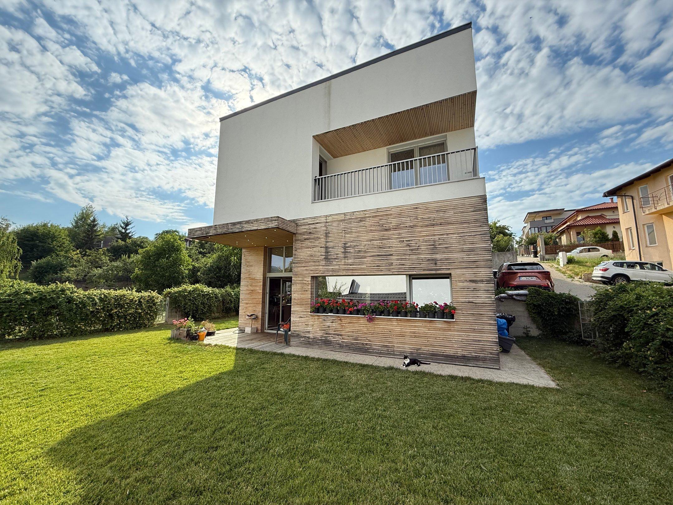 Casă Individuală - Colonia Borhanci