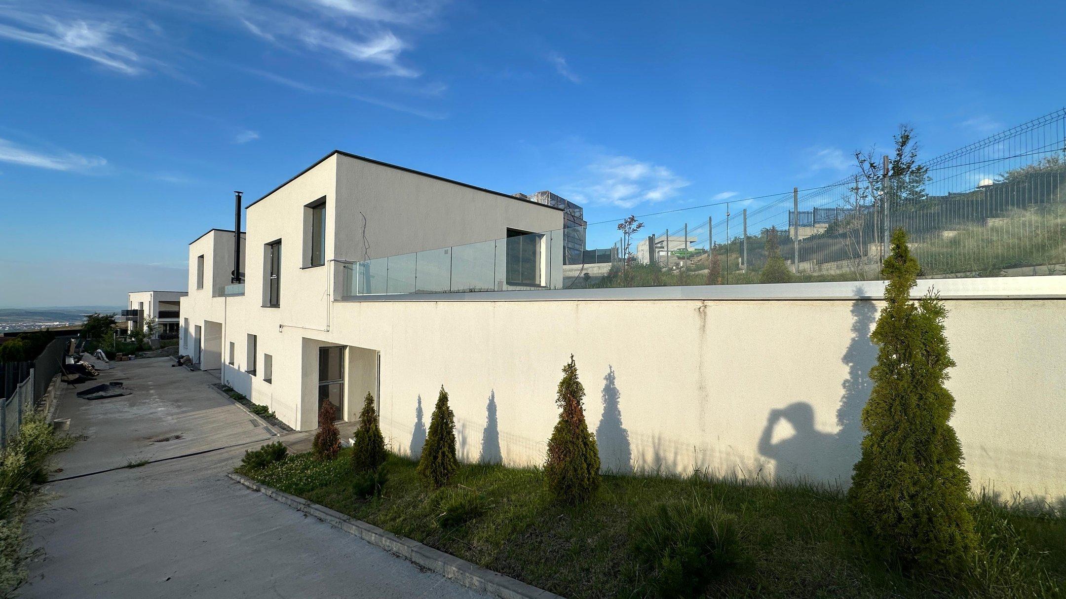 Duplex - Zonă rezidențială