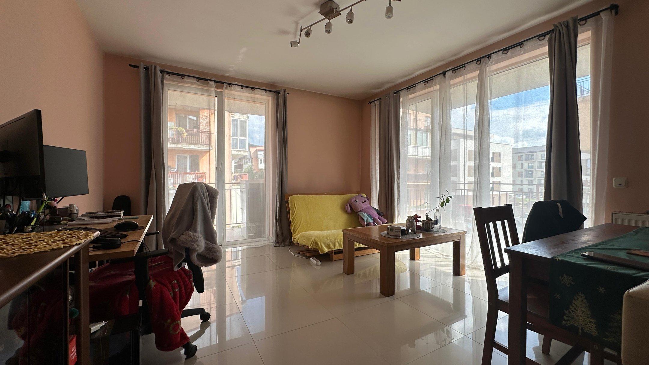 Apartament - Floresti