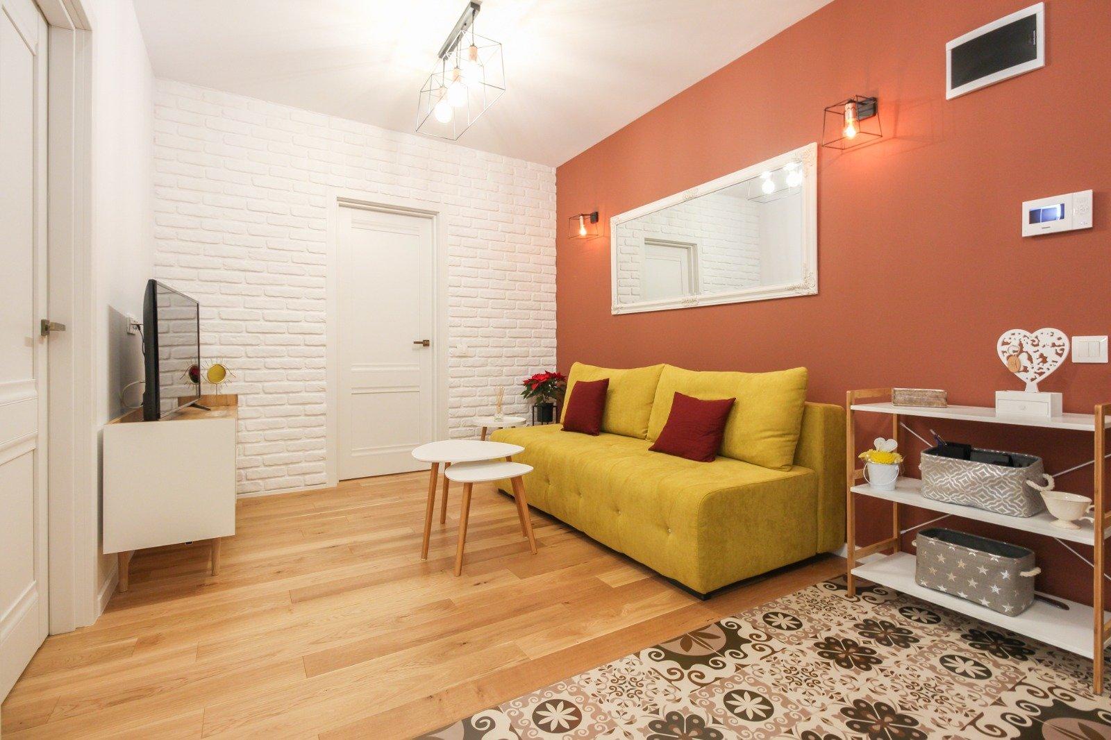 Apartament - Floresti