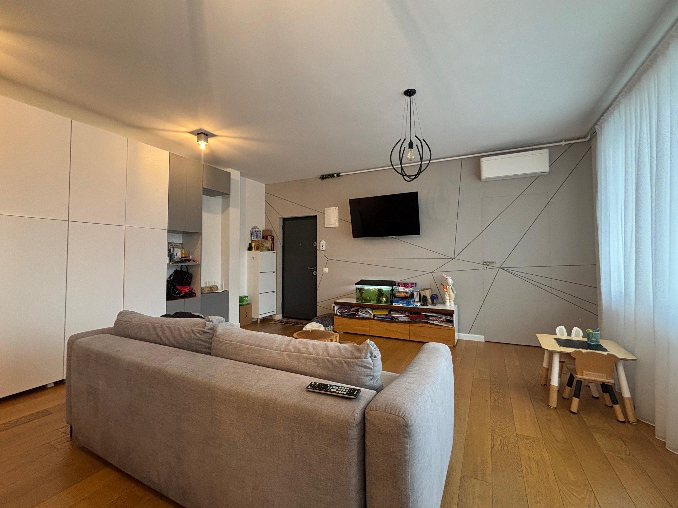 Apartament - Floresti