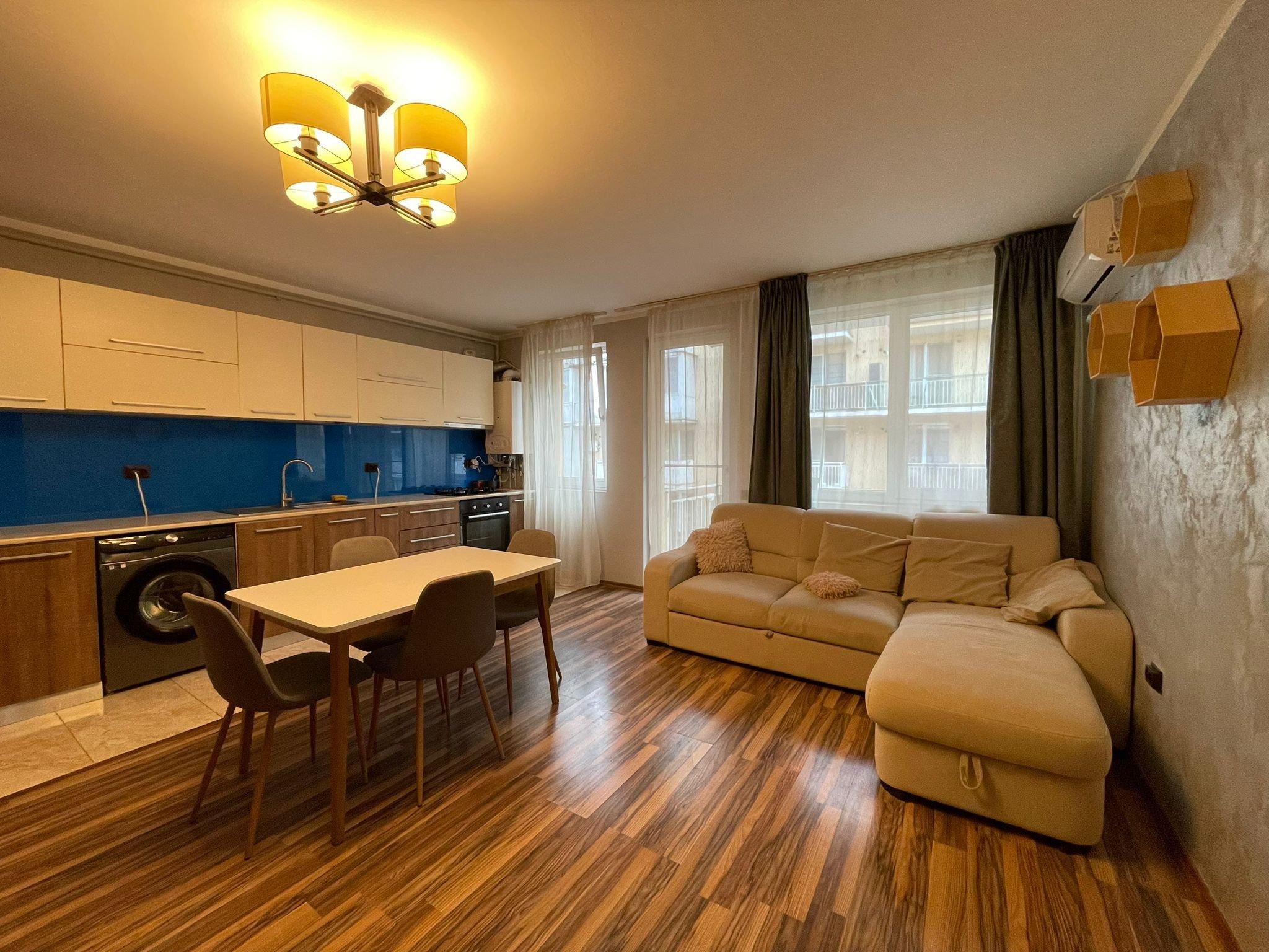 Apartament - Floresti