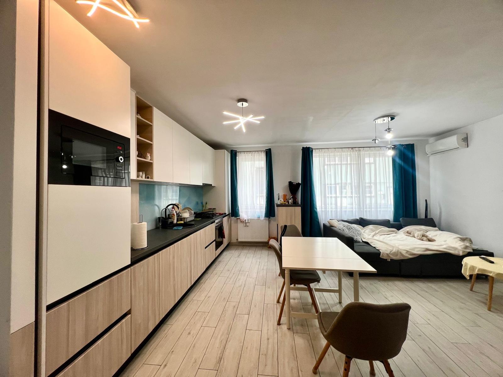 Apartament - Floresti