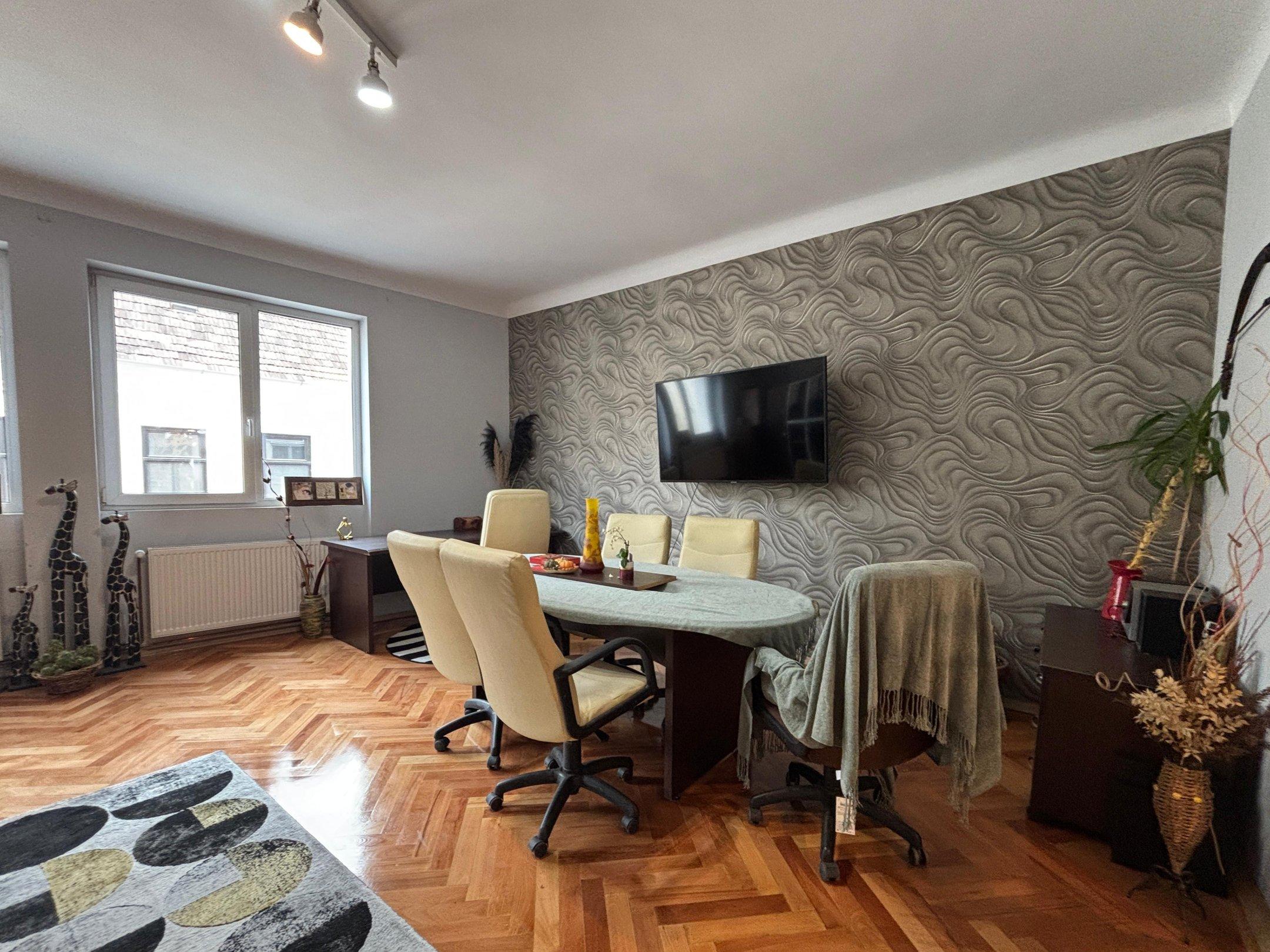 Apartament - Centru